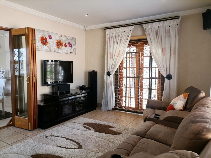 3 Bedroom Property for Sale in Mackenzie Park Gauteng