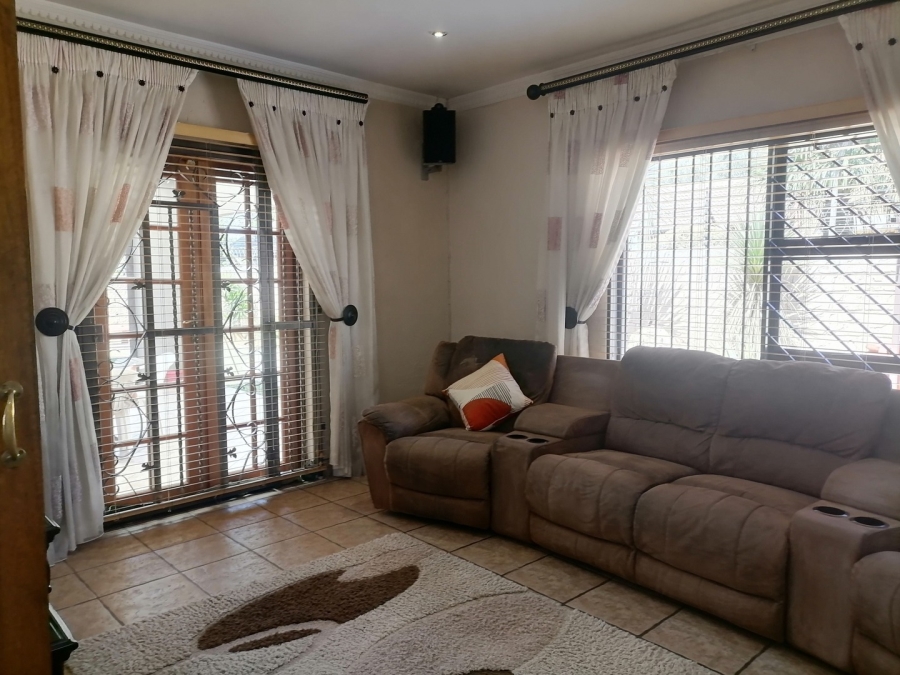 3 Bedroom Property for Sale in Mackenzie Park Gauteng