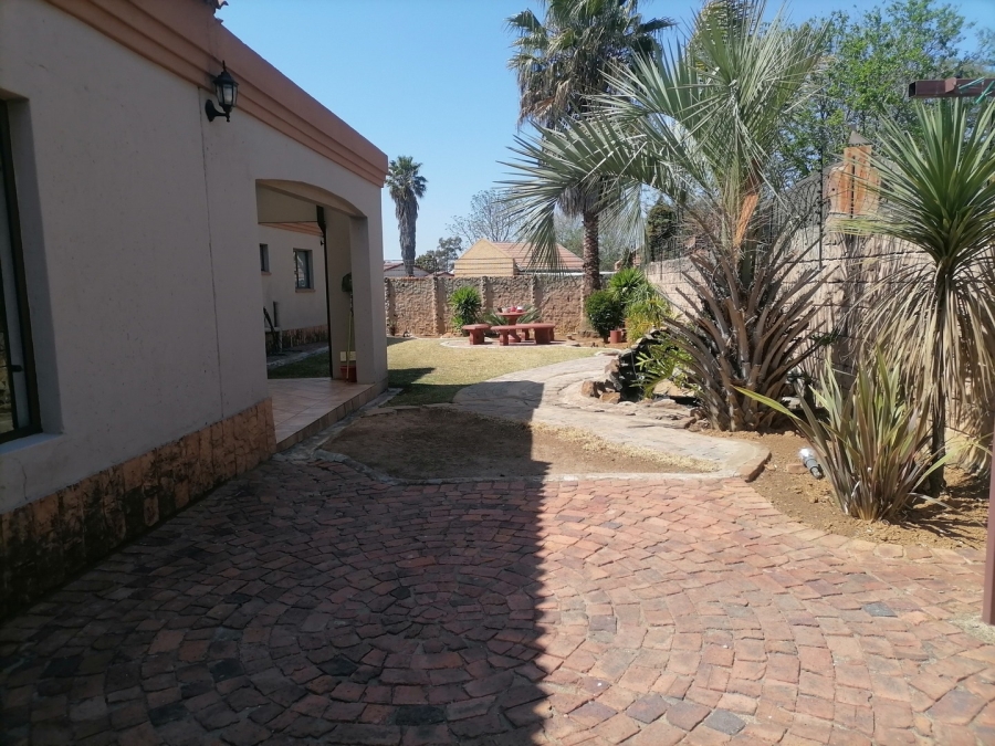 3 Bedroom Property for Sale in Mackenzie Park Gauteng