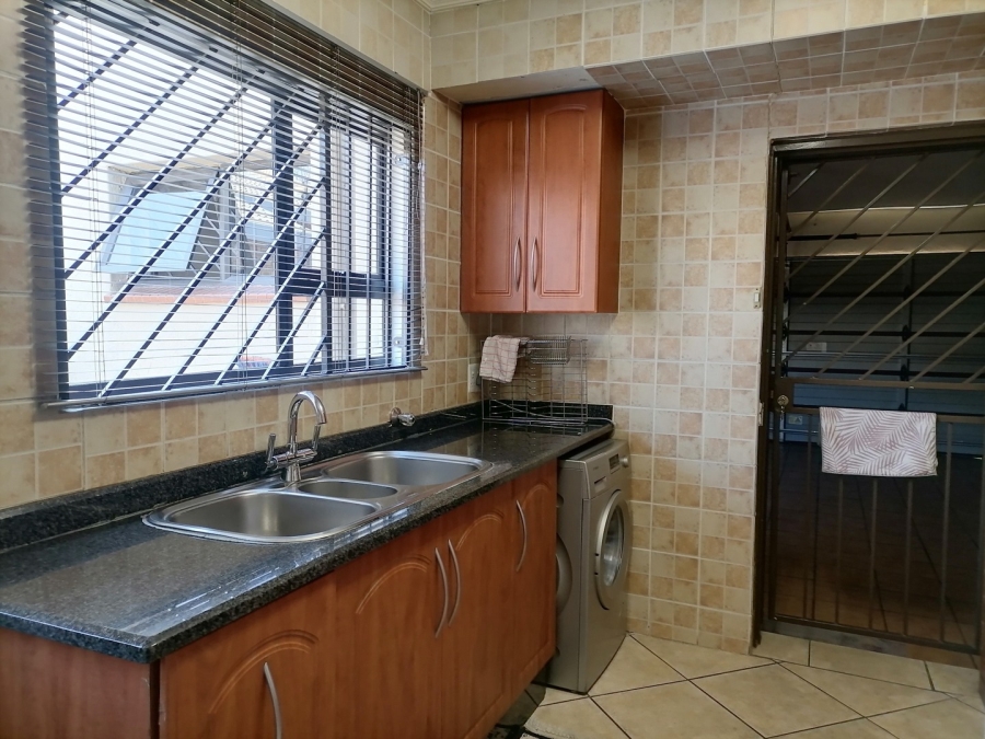 3 Bedroom Property for Sale in Mackenzie Park Gauteng