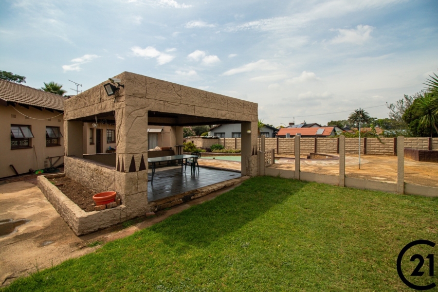 3 Bedroom Property for Sale in Mackenzie Park Gauteng