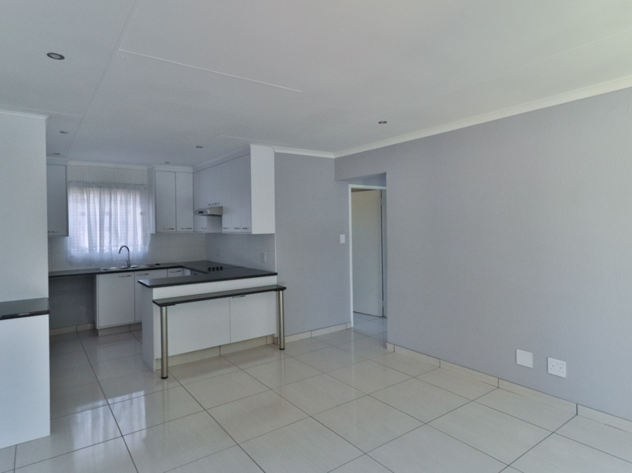 2 Bedroom Property for Sale in Lakefield Gauteng