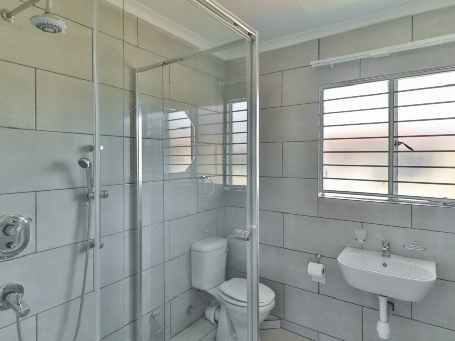 2 Bedroom Property for Sale in Lakefield Gauteng