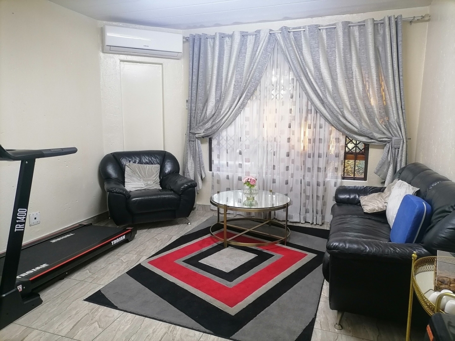 3 Bedroom Property for Sale in Lakefield Gauteng