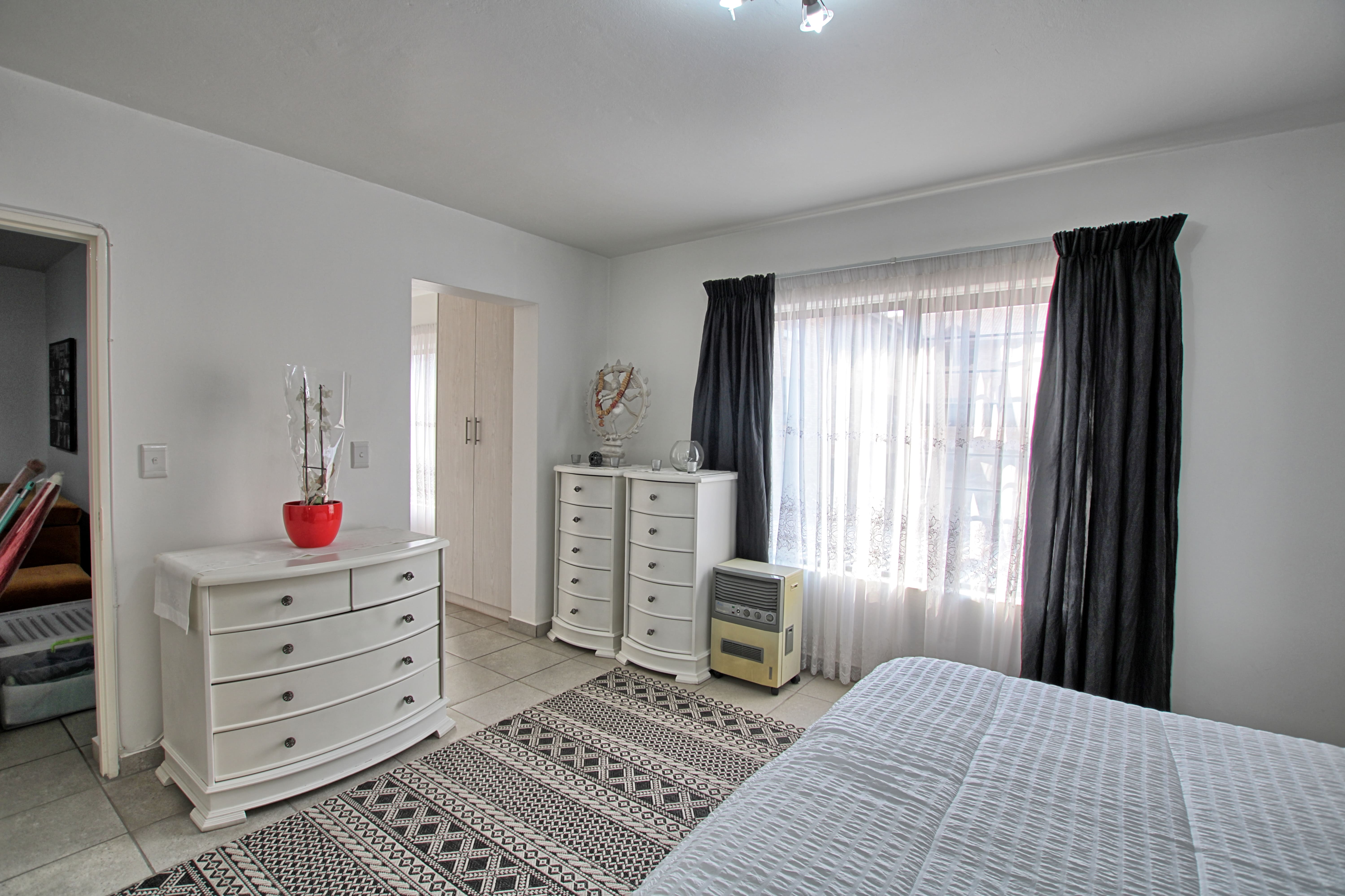 2 Bedroom Property for Sale in Honeydew Gauteng