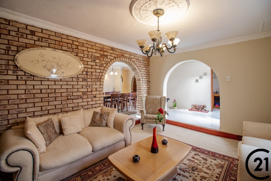 4 Bedroom Property for Sale in Mackenzie Park Gauteng