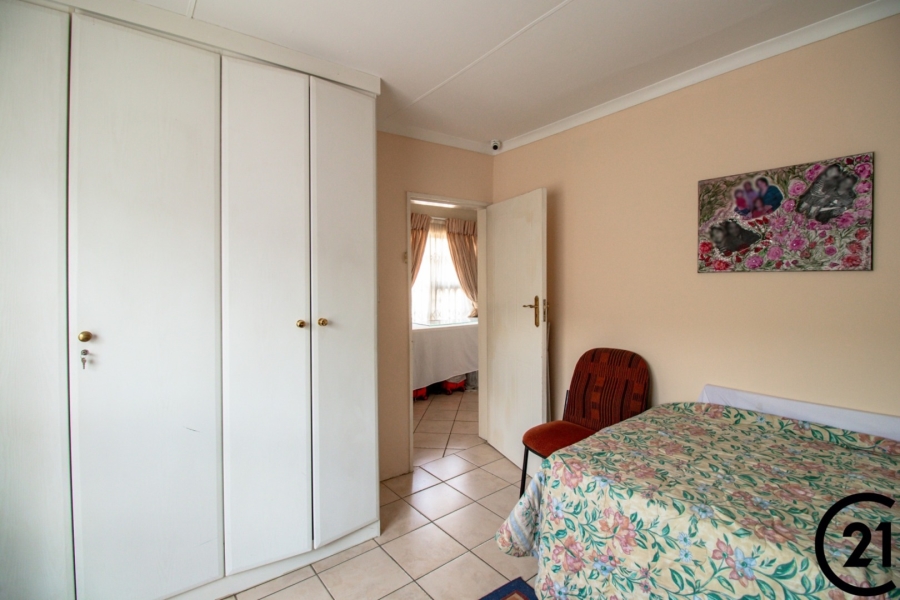 4 Bedroom Property for Sale in Mackenzie Park Gauteng