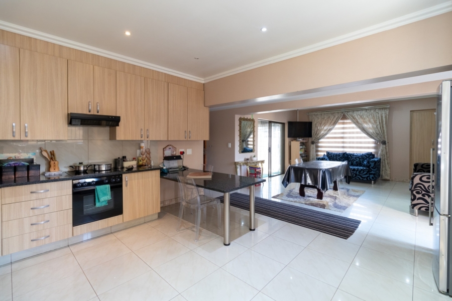 2 Bedroom Property for Sale in The Stewards Gauteng