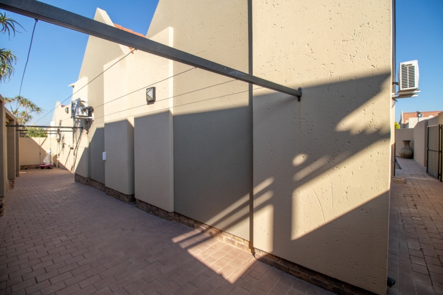 2 Bedroom Property for Sale in The Stewards Gauteng