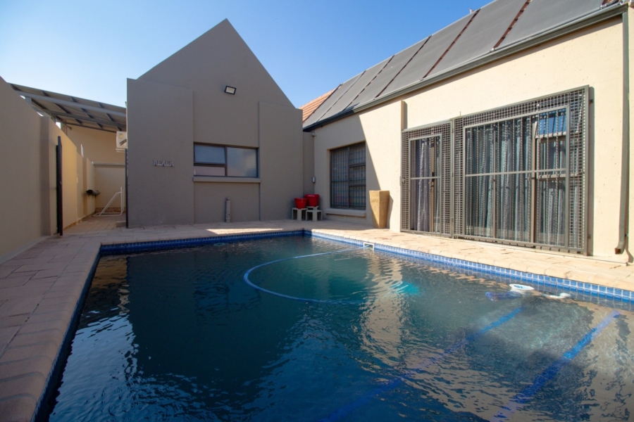 2 Bedroom Property for Sale in The Stewards Gauteng