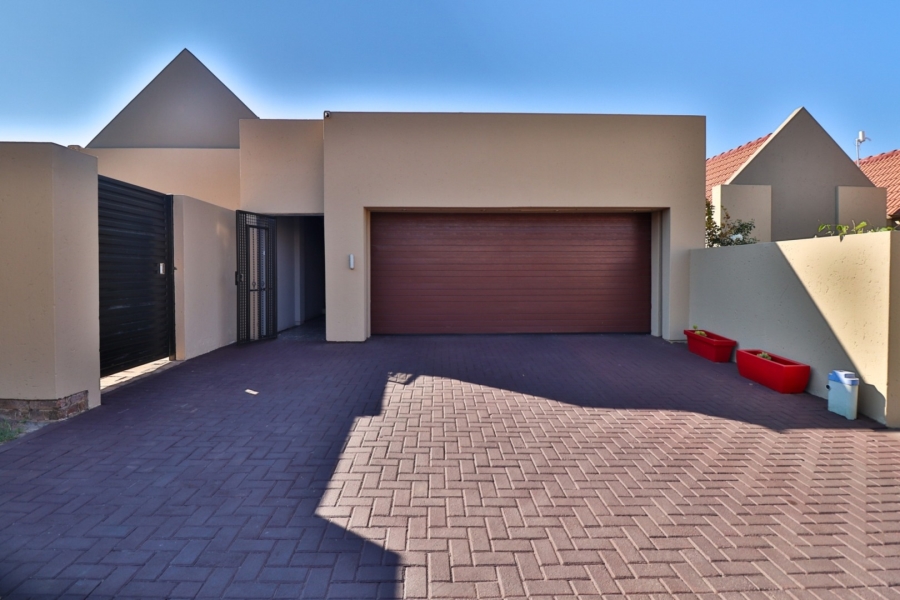 2 Bedroom Property for Sale in The Stewards Gauteng