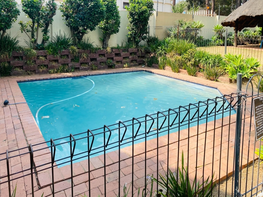 2 Bedroom Property for Sale in Douglasdale Gauteng