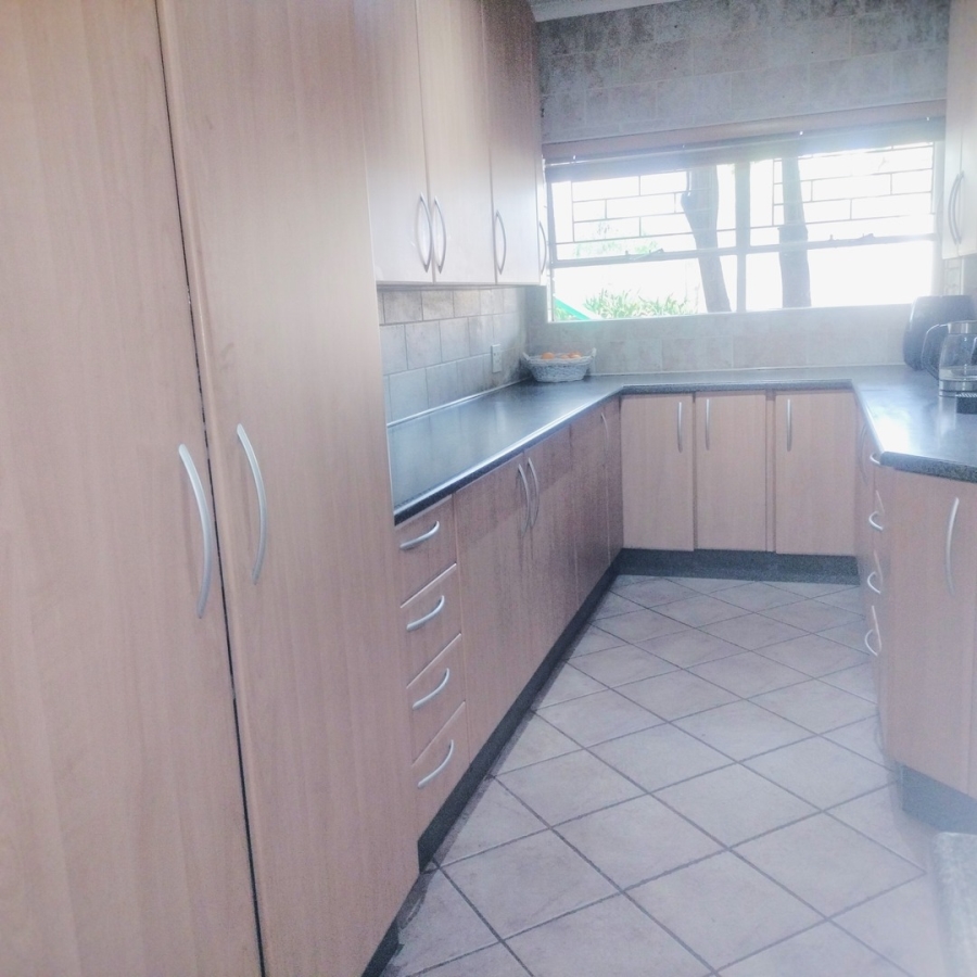 4 Bedroom Property for Sale in Glen Marais Gauteng