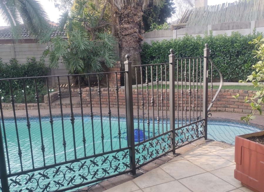 4 Bedroom Property for Sale in Glen Marais Gauteng