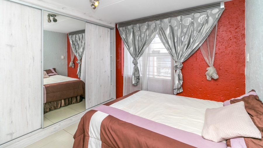 2 Bedroom Property for Sale in Vorna Valley Gauteng