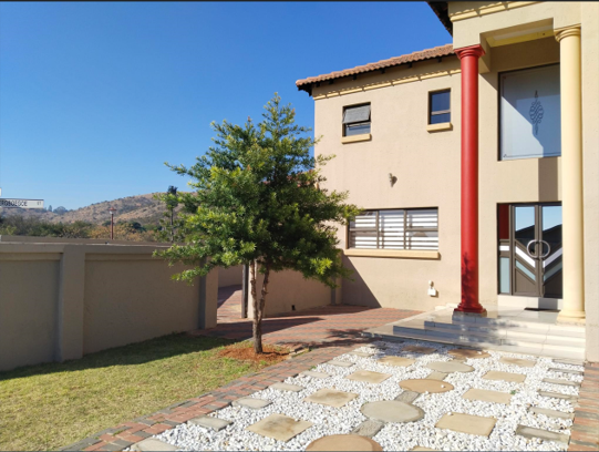 5 Bedroom Property for Sale in Amandasig Gauteng