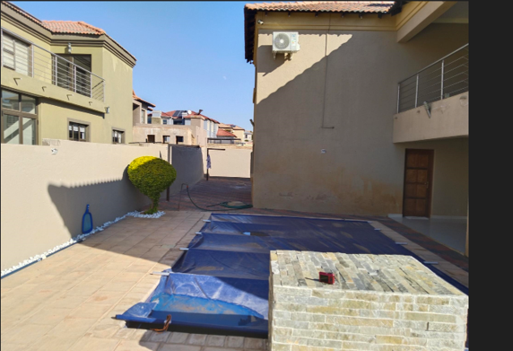 5 Bedroom Property for Sale in Amandasig Gauteng