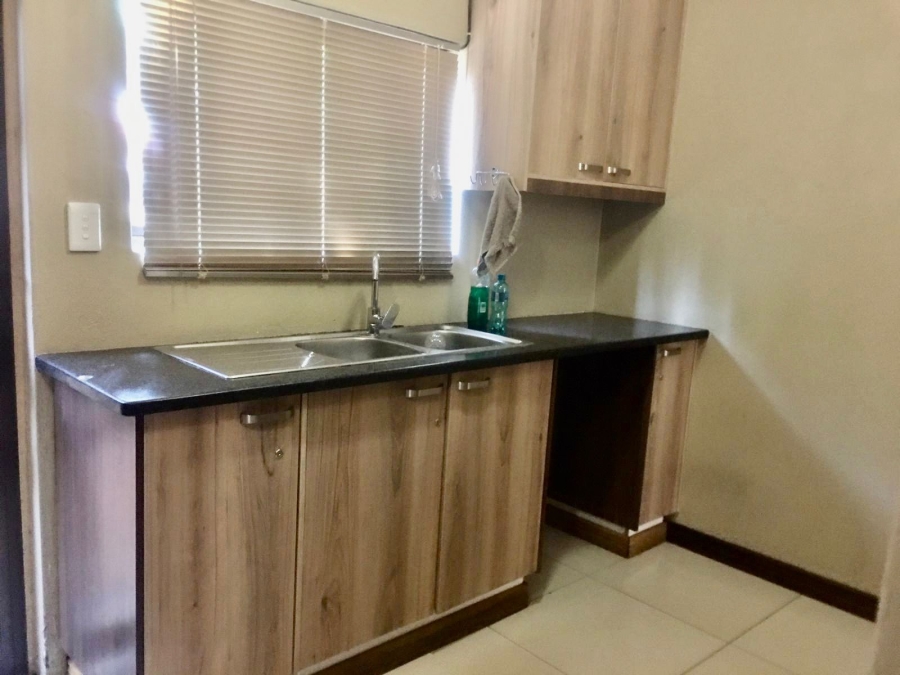 6 Bedroom Property for Sale in Zambezi Country Estate Gauteng