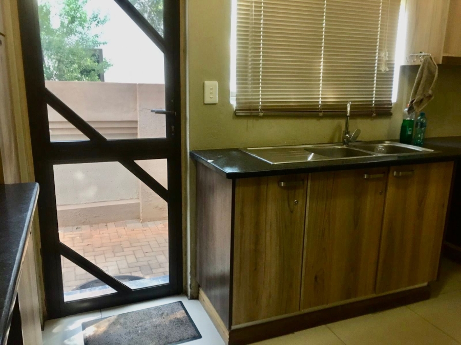 6 Bedroom Property for Sale in Zambezi Country Estate Gauteng