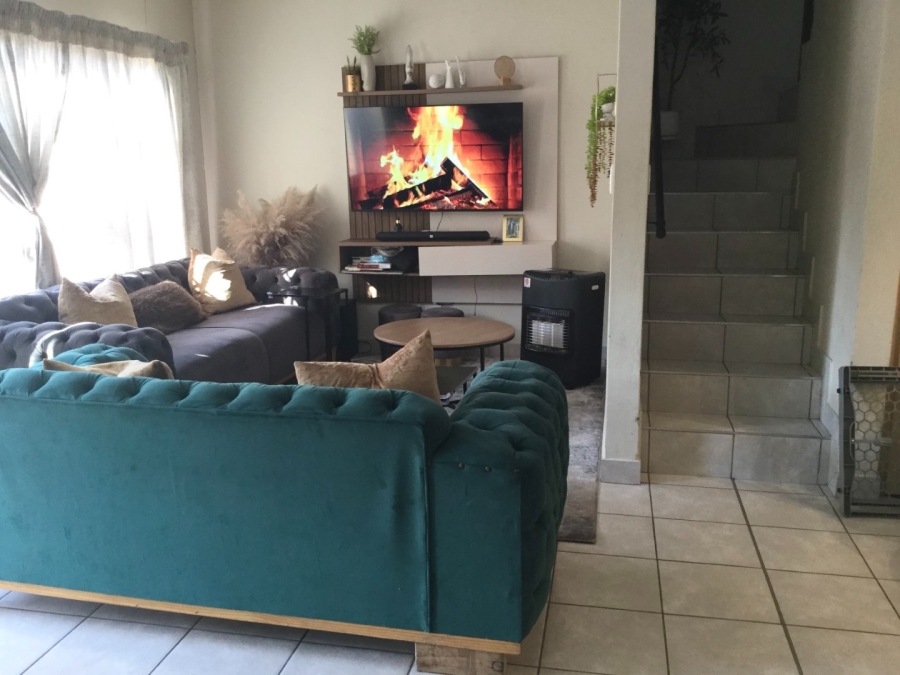 3 Bedroom Property for Sale in Annlin Gauteng