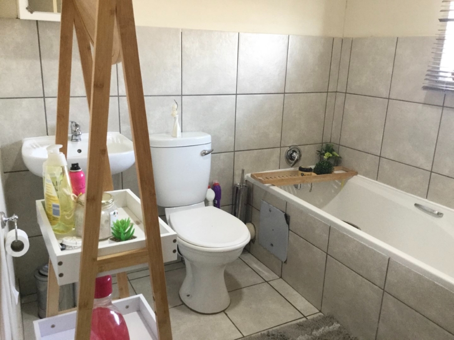 3 Bedroom Property for Sale in Annlin Gauteng