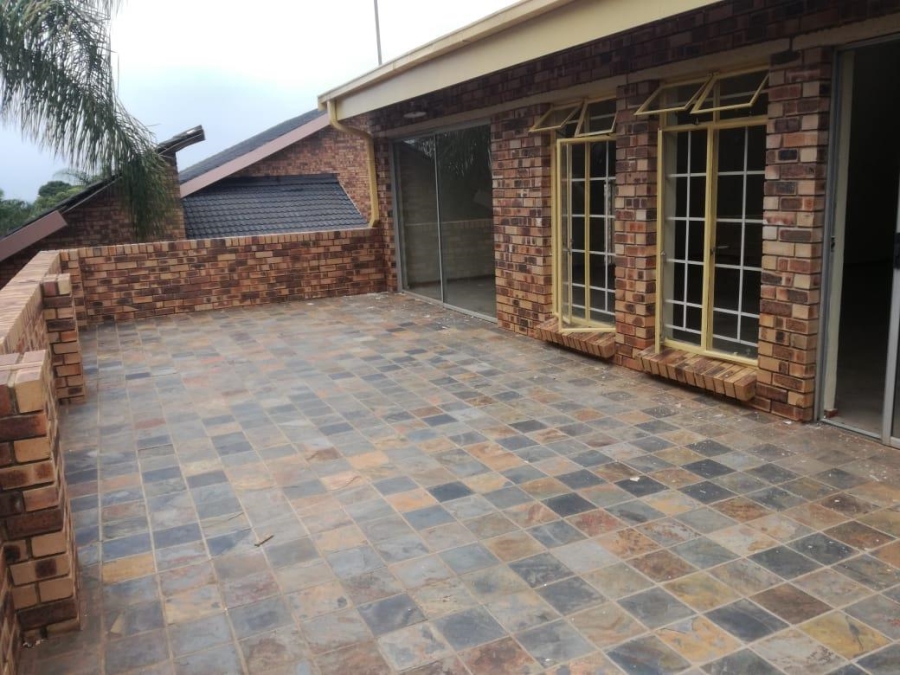 4 Bedroom Property for Sale in Ninapark Gauteng