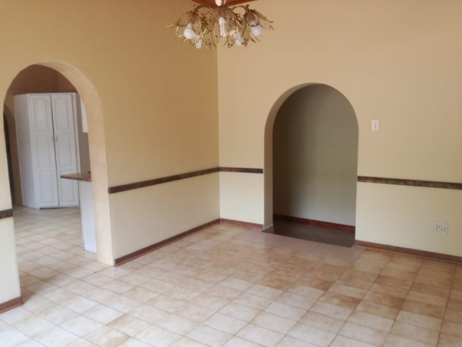 4 Bedroom Property for Sale in Ninapark Gauteng