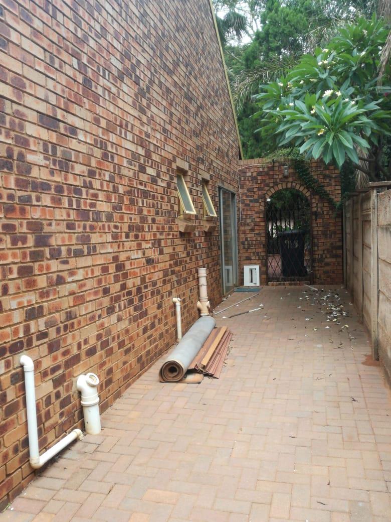 4 Bedroom Property for Sale in Ninapark Gauteng