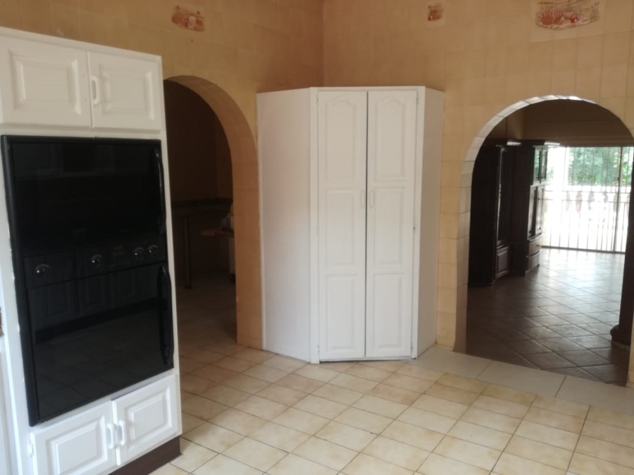 4 Bedroom Property for Sale in Ninapark Gauteng