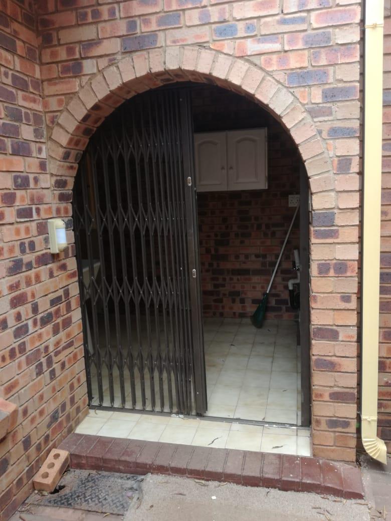 4 Bedroom Property for Sale in Ninapark Gauteng