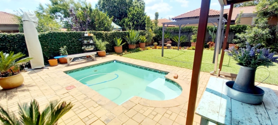 5 Bedroom Property for Sale in Moregloed Gauteng