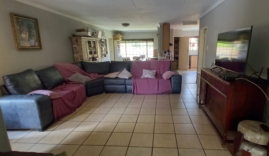 5 Bedroom Property for Sale in Moregloed Gauteng