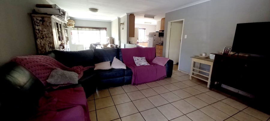 5 Bedroom Property for Sale in Moregloed Gauteng