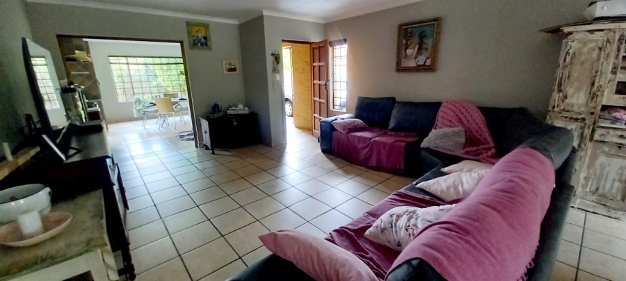 5 Bedroom Property for Sale in Moregloed Gauteng