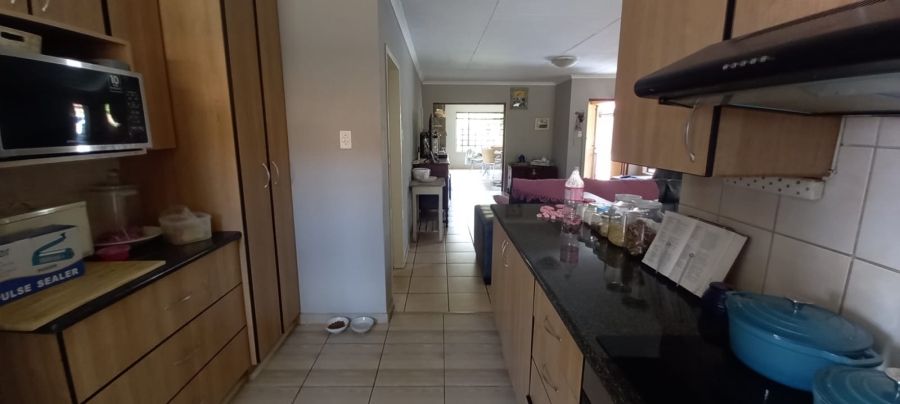 5 Bedroom Property for Sale in Moregloed Gauteng