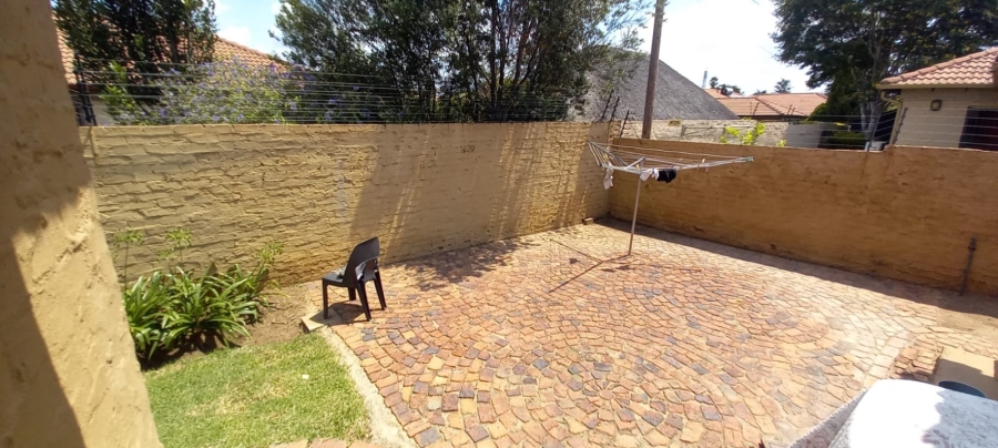 5 Bedroom Property for Sale in Moregloed Gauteng