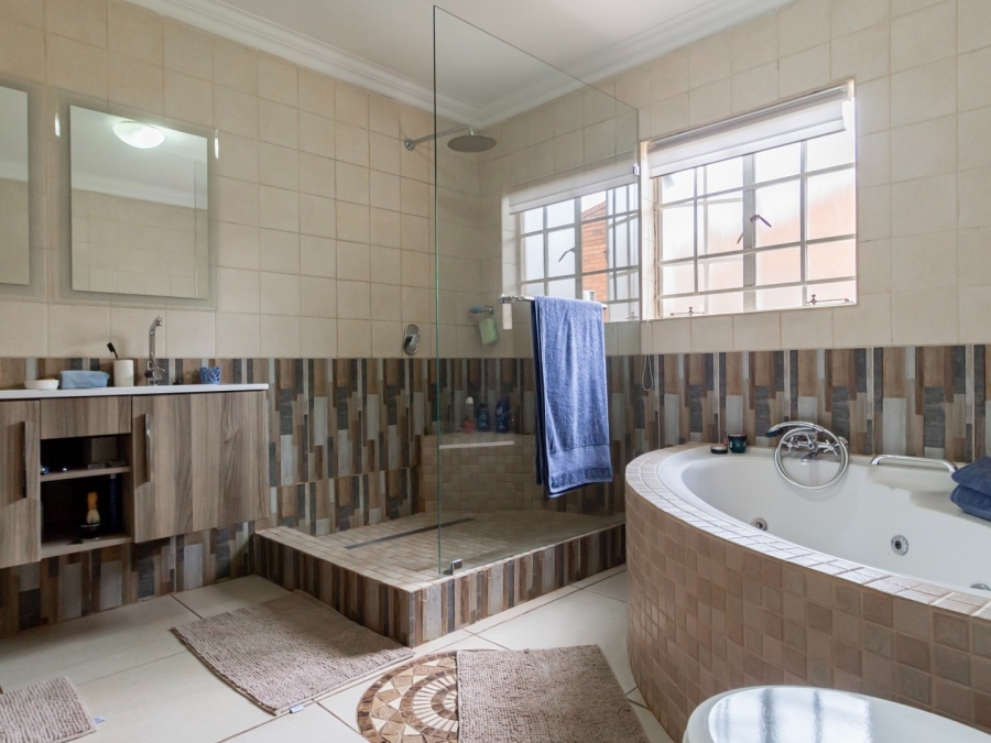 11 Bedroom Property for Sale in Heatherdale AH Gauteng