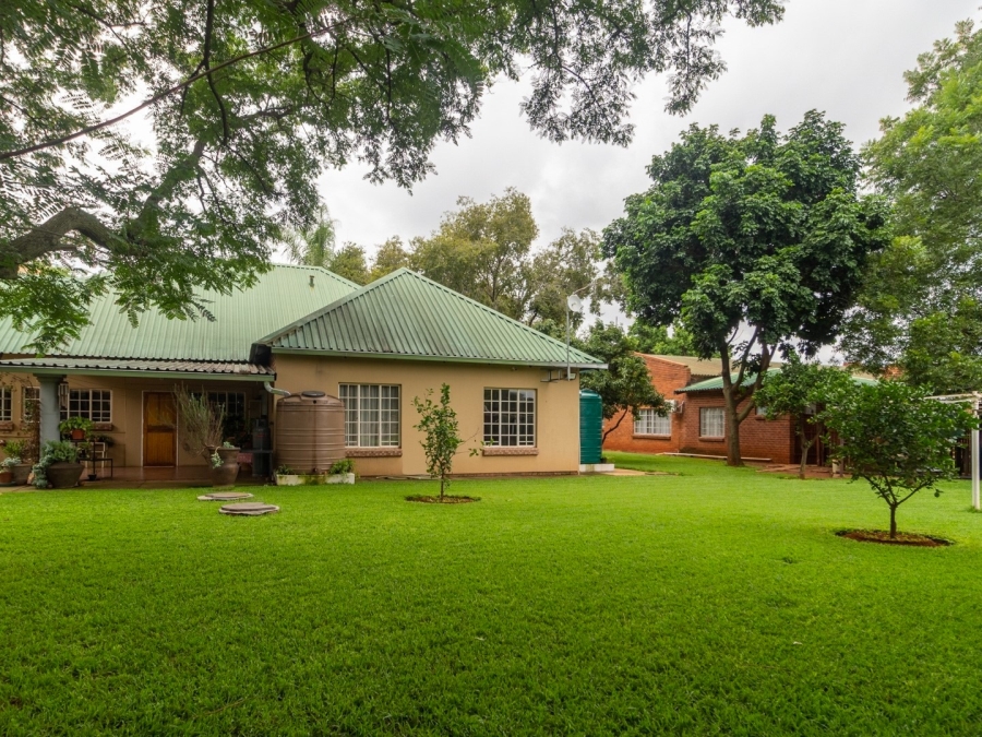 11 Bedroom Property for Sale in Heatherdale AH Gauteng