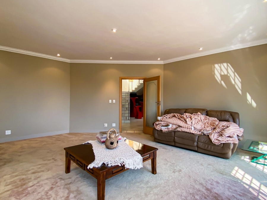 4 Bedroom Property for Sale in Magalieskruin Gauteng