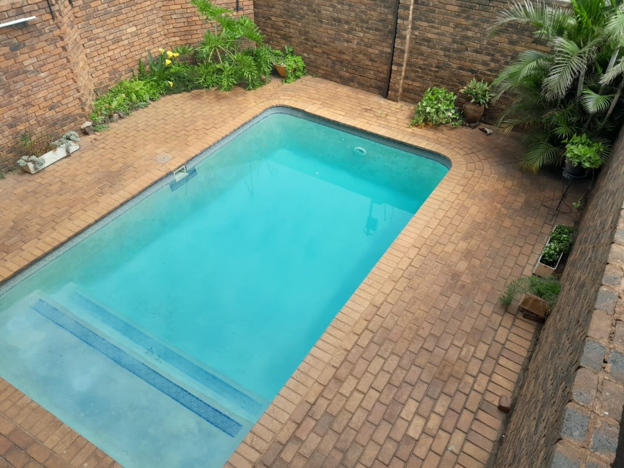 2 Bedroom Property for Sale in Villieria Gauteng