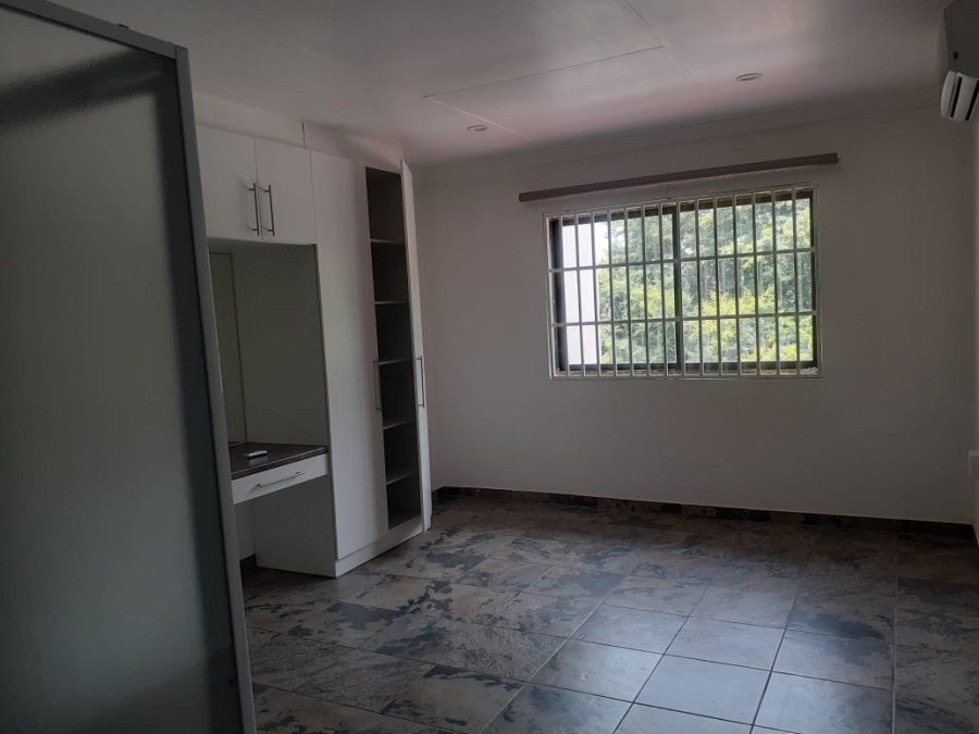 5 Bedroom Property for Sale in Florauna Gauteng