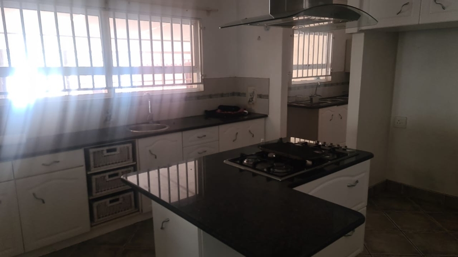 5 Bedroom Property for Sale in Florauna Gauteng