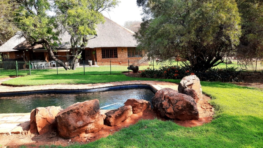 5 Bedroom Property for Sale in Kameeldrift East Gauteng