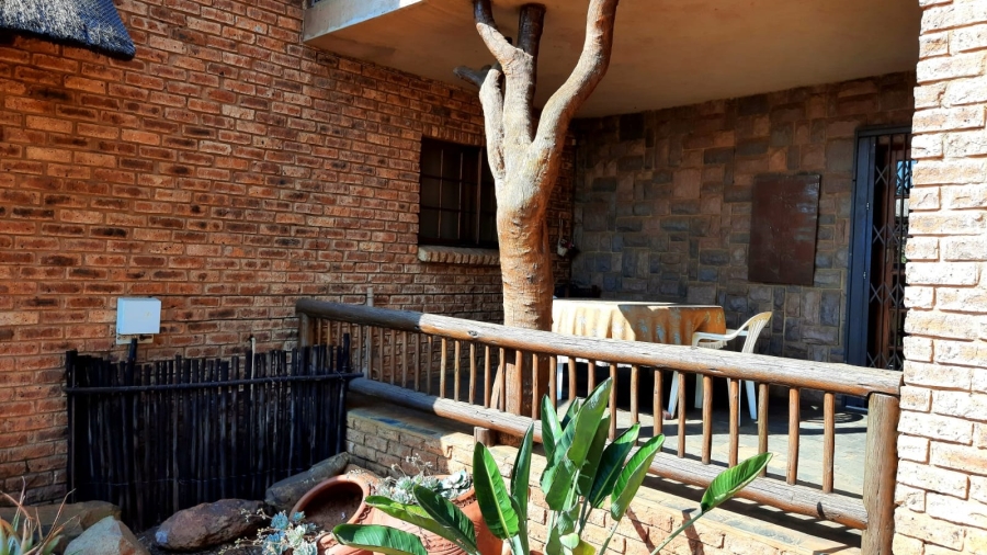 5 Bedroom Property for Sale in Kameeldrift East Gauteng