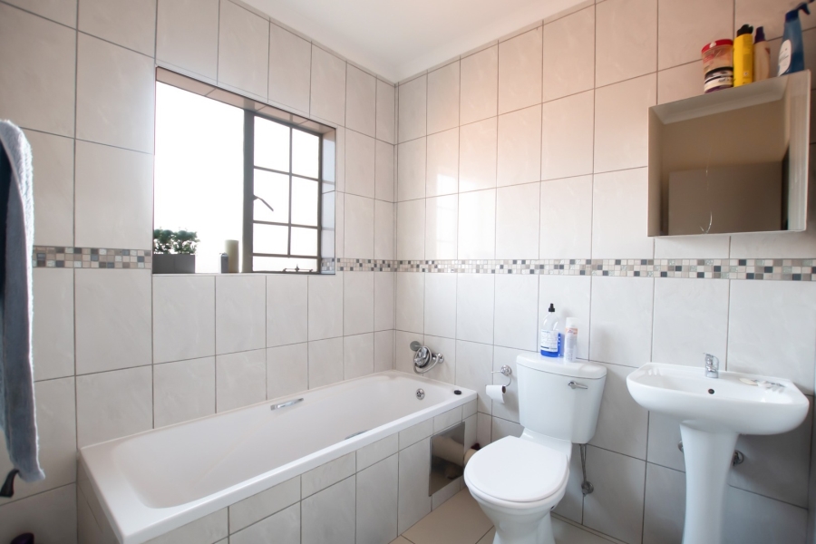 3 Bedroom Property for Sale in Annlin Gauteng