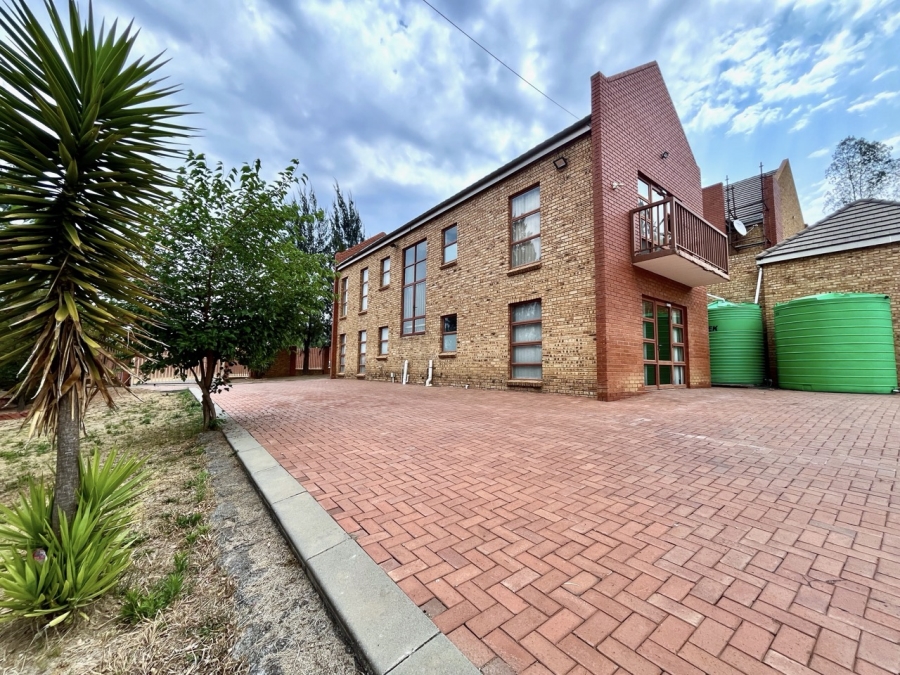 To Let 1 Bedroom Property for Rent in President Park Gauteng