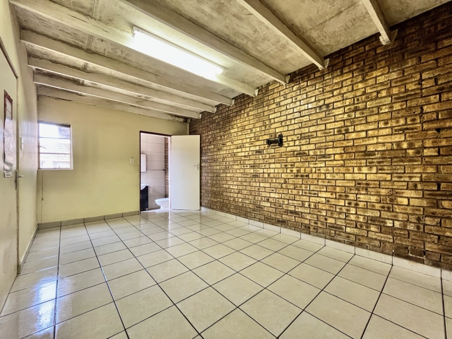 To Let 1 Bedroom Property for Rent in President Park Gauteng