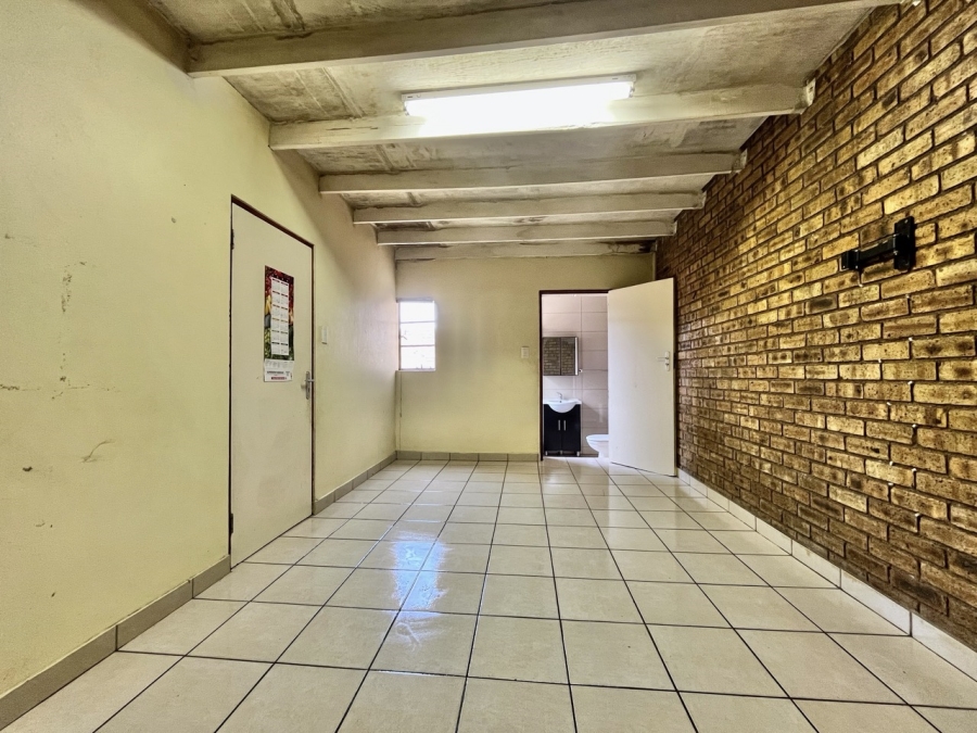 To Let 1 Bedroom Property for Rent in President Park Gauteng