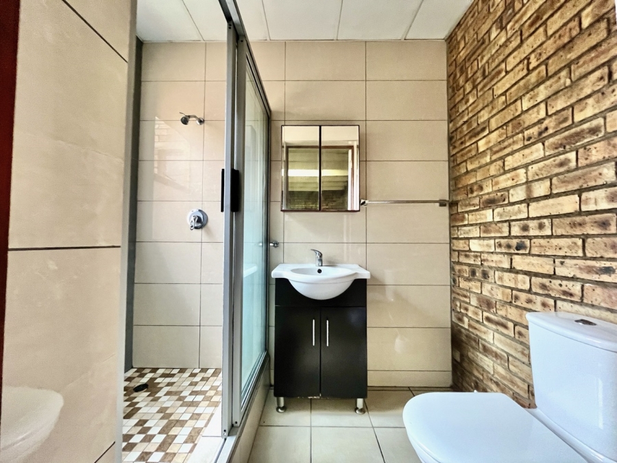 To Let 1 Bedroom Property for Rent in President Park Gauteng