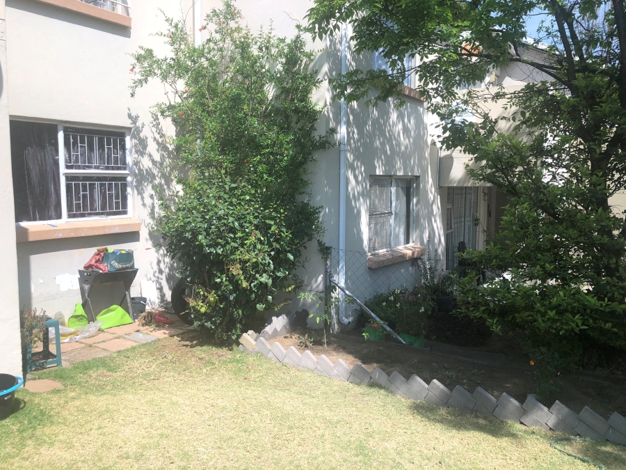 2 Bedroom Property for Sale in Vorna Valley Gauteng